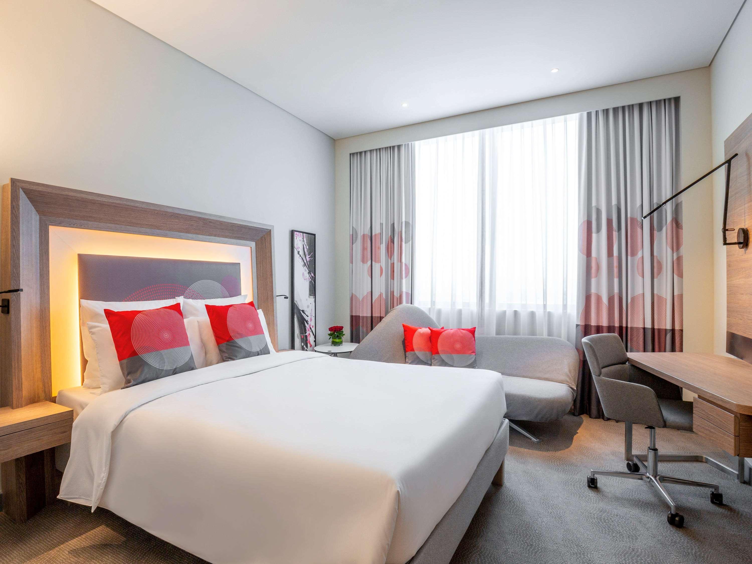 Novotel Bur Dubai Exterior foto