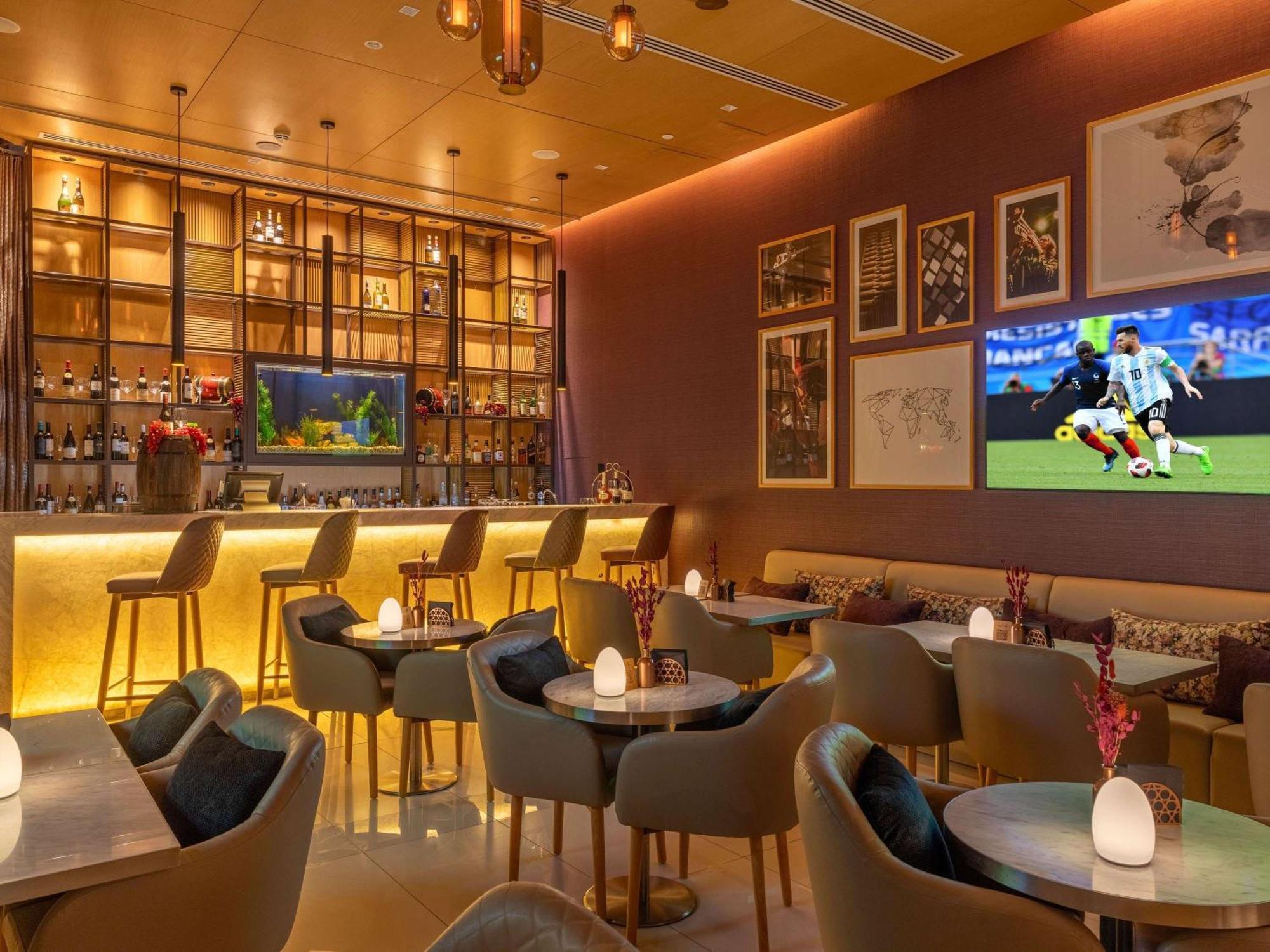 Novotel Bur Dubai Exterior foto